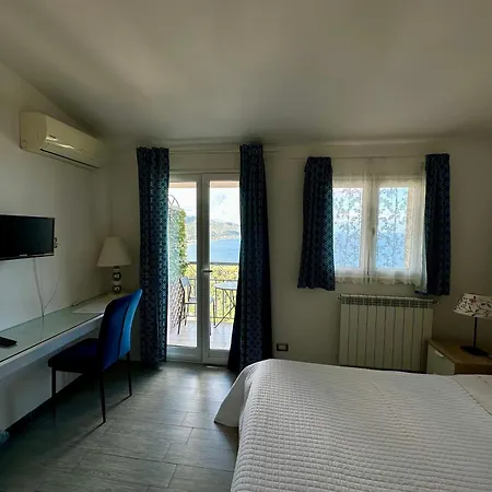 Blue Sky House 3* טאורמינה