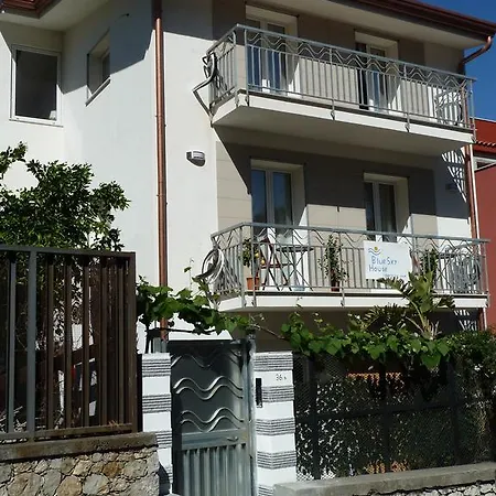 לינה וארוחת בוקר Blue Sky House טאורמינה
