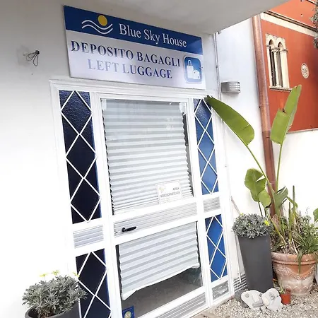 Blue Sky House לינה וארוחת בוקר טאורמינה